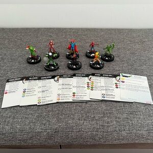 HeroClix 8 Figures With Cards 2013 2014 2016 Marvel Wiz Kids Avengers Superhero